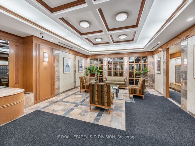 1001 - 25 Grenville St