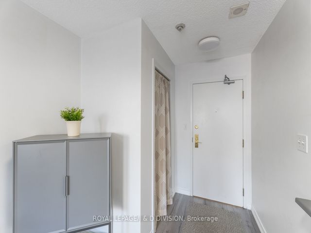 1001 - 25 Grenville St