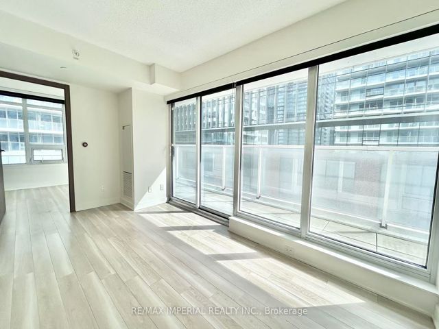 611 - 19 Bathurst St