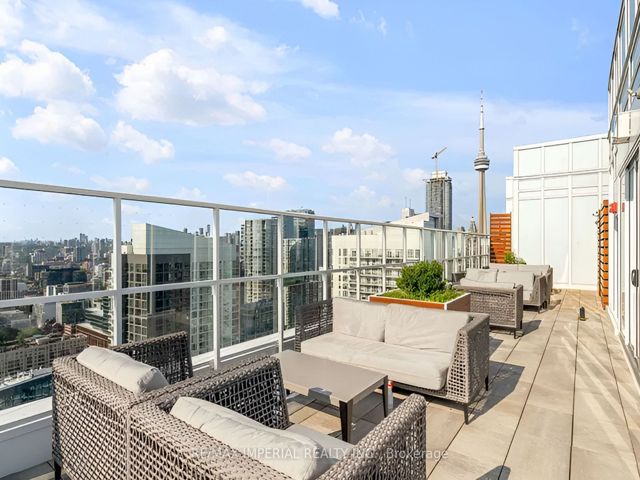 611 - 19 Bathurst St