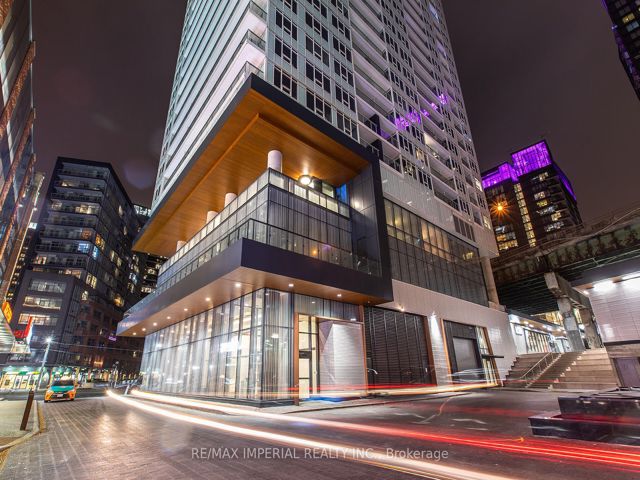 611 - 19 Bathurst St