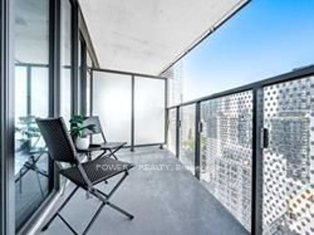 2012 - 11 Wellesley St W