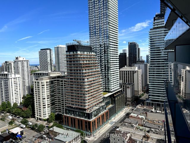 2012 - 11 Wellesley St W