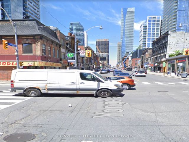 2012 - 11 Wellesley St W