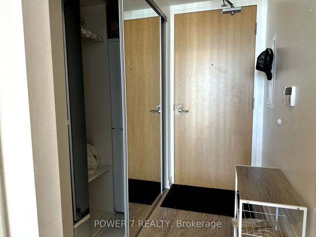 2012 - 11 Wellesley St W