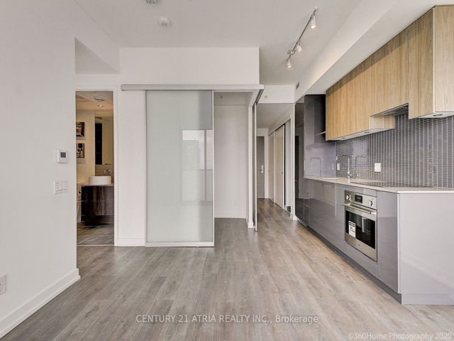 2801 - 161 Roehampton Ave