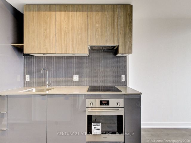2801 - 161 Roehampton Ave