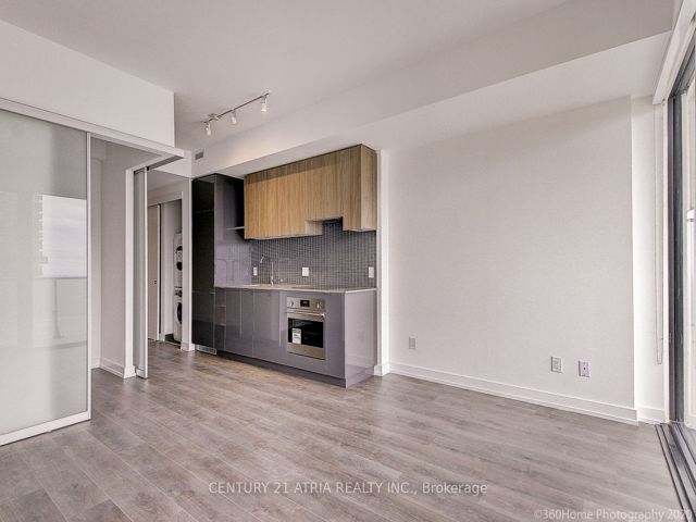 2801 - 161 Roehampton Ave