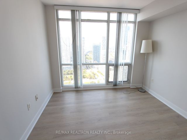 3812 - 15 Fort York Blvd