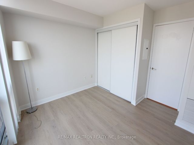 3812 - 15 Fort York Blvd