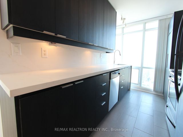 3812 - 15 Fort York Blvd