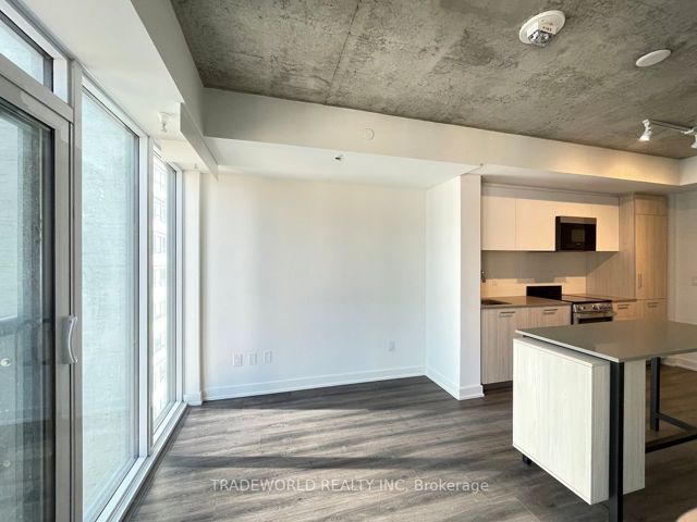 1707 - 65 Mutual St