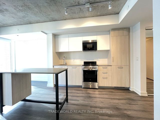 1707 - 65 Mutual St