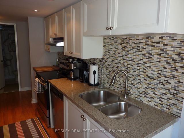 1406 - 30 Holly St