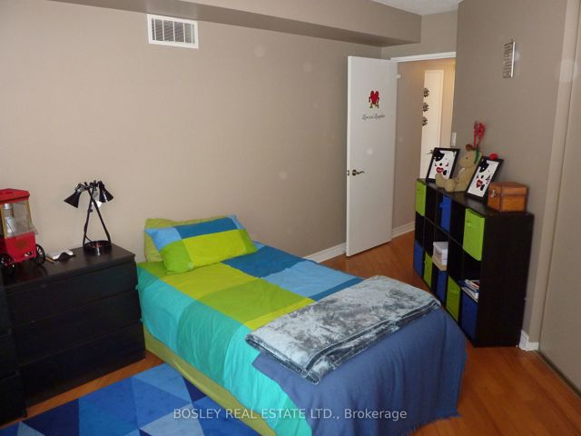 1406 - 30 Holly St