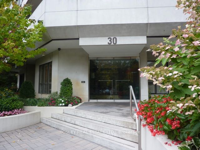 1406 - 30 Holly St