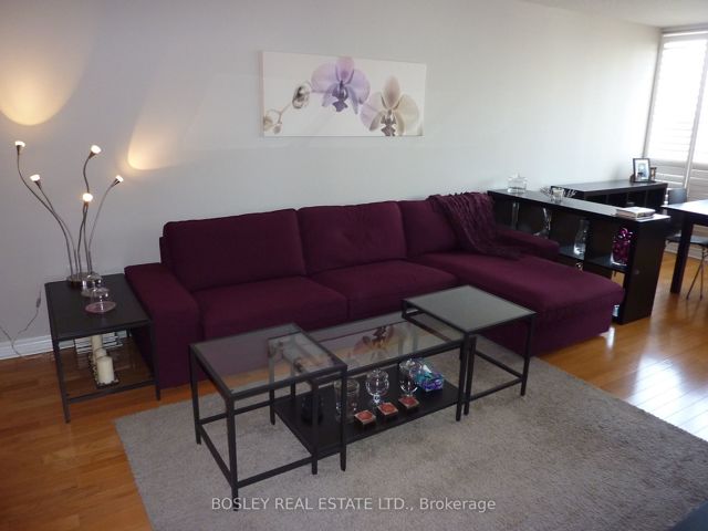 1406 - 30 Holly St