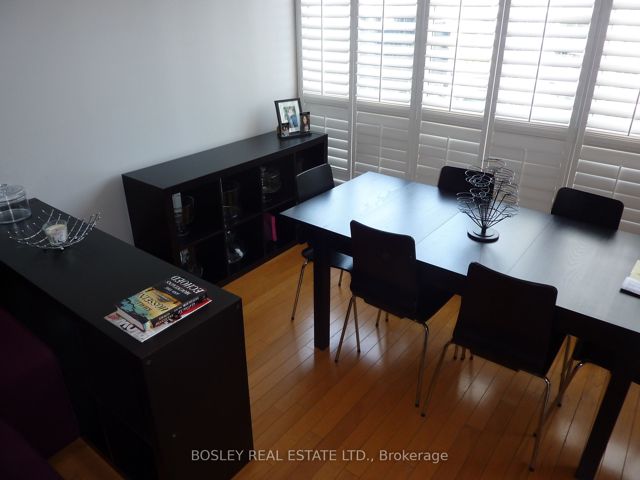 1406 - 30 Holly St