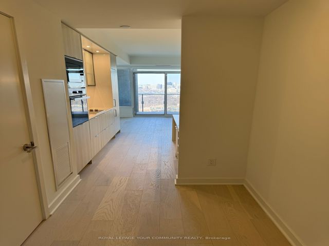 2204 - 11 Yorkville Ave