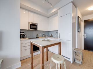 1810 - 181 Bedford Rd