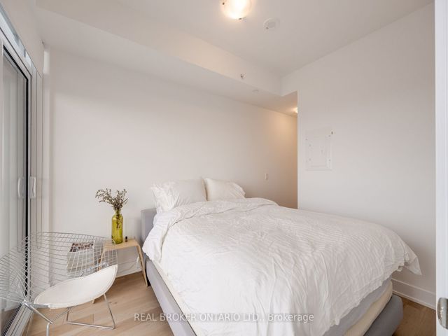 1810 - 181 Bedford Rd