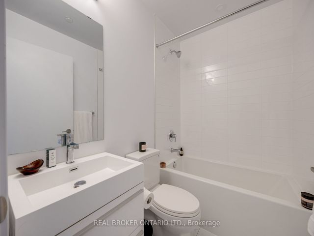 1810 - 181 Bedford Rd