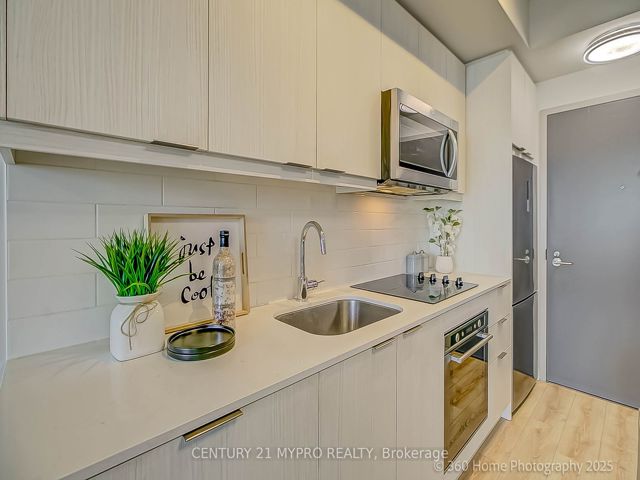701 - 38 Forest Manor Rd