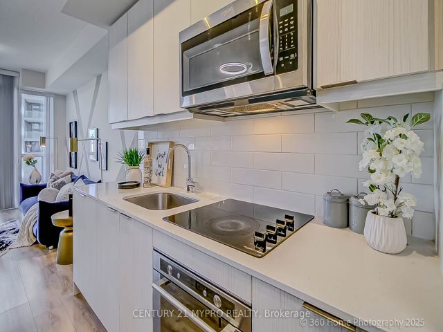 701 - 38 Forest Manor Rd