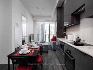 1806 - 28 Freeland St