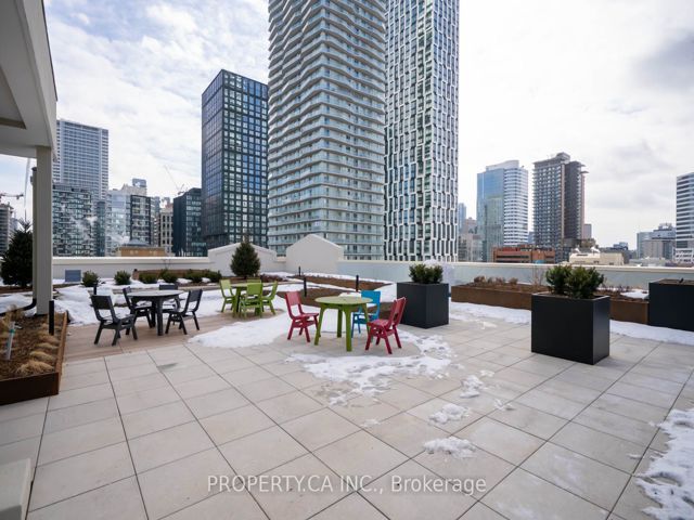 408 - 155 Dalhousie St