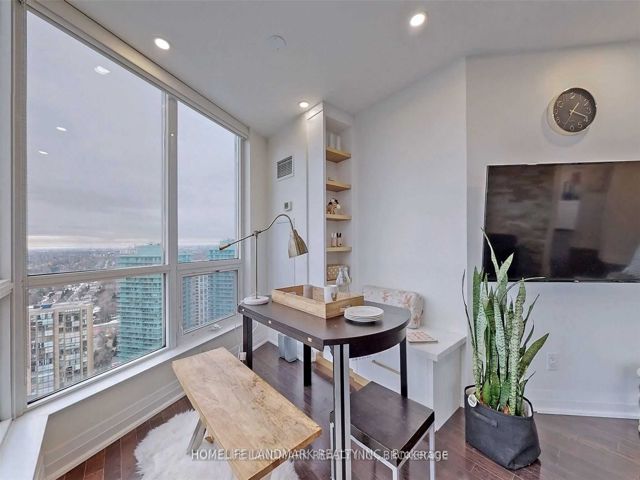 2605 - 18 Holmes Ave