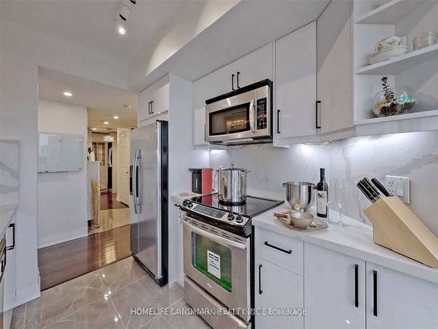2605 - 18 Holmes Ave