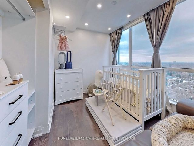2605 - 18 Holmes Ave