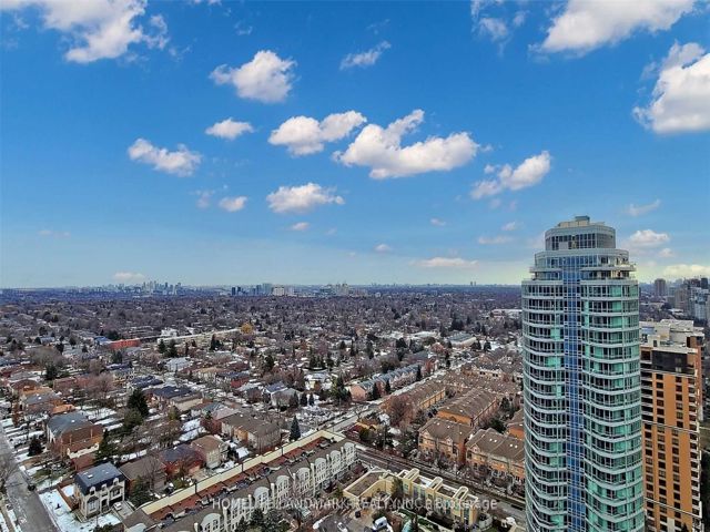 2605 - 18 Holmes Ave