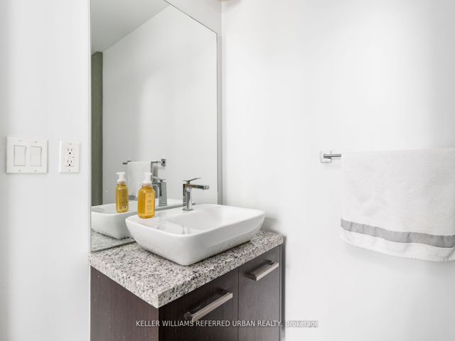 301 - 220 George St