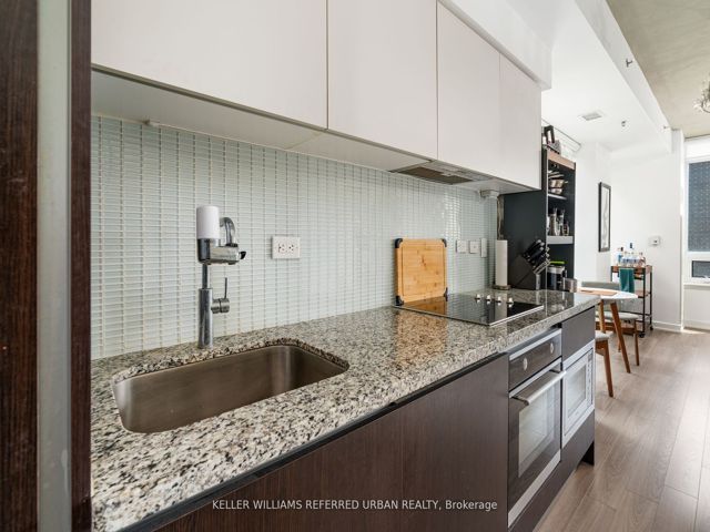 301 - 220 George St