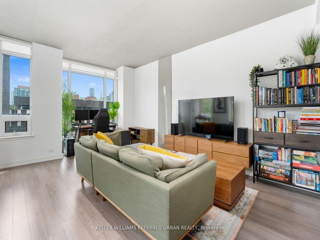 301 - 220 George St