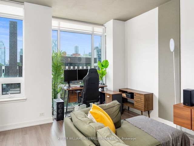 301 - 220 George St