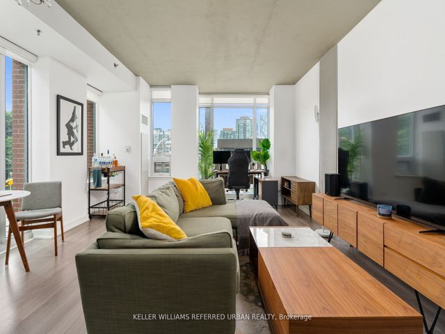 301 - 220 George St