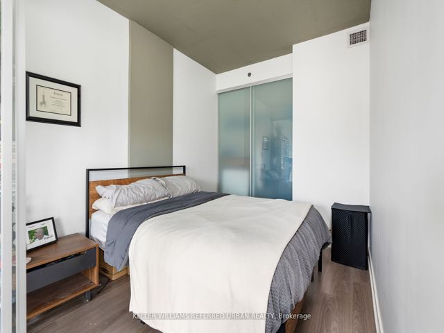 301 - 220 George St