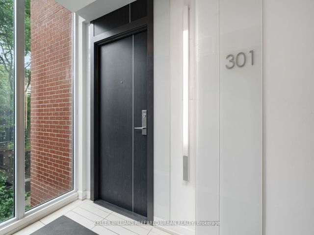 301 - 220 George St
