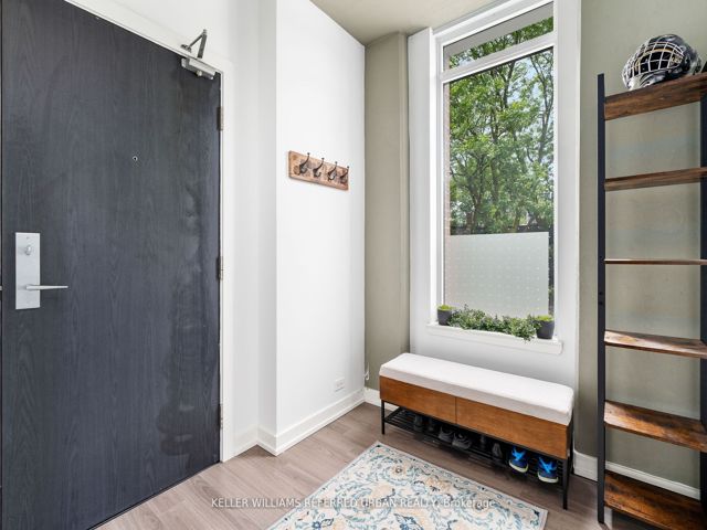 301 - 220 George St