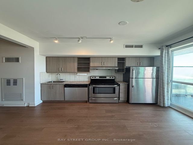 1709 - 160 Vanderhoof Ave