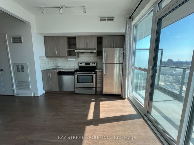 1709 - 160 Vanderhoof Ave