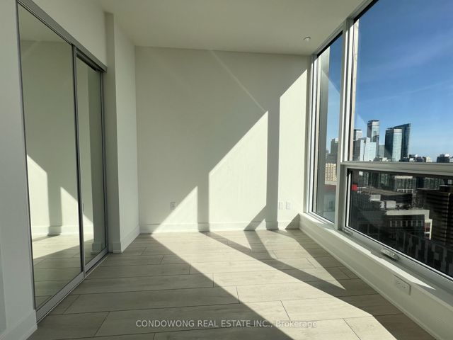 2709 - 35 Mercer St