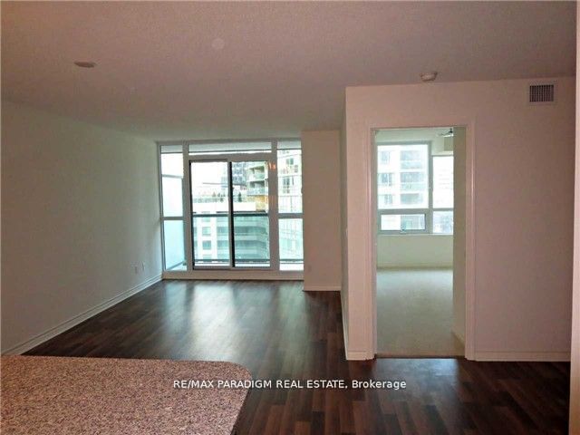 2305 - 19 Grand Trunk Cres