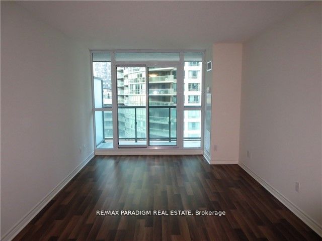 2305 - 19 Grand Trunk Cres