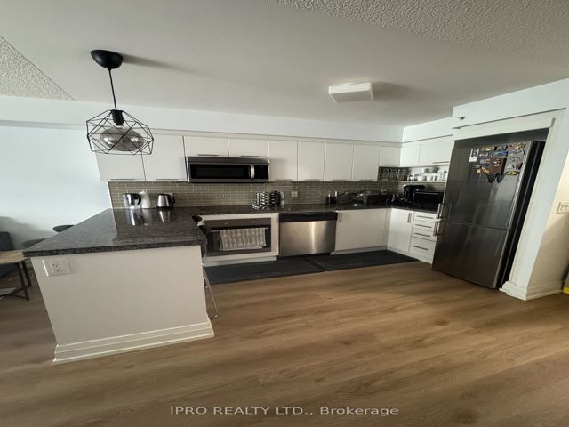 W307 - 565 Wilson Ave