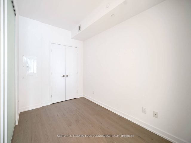 2809 - 488 University Ave