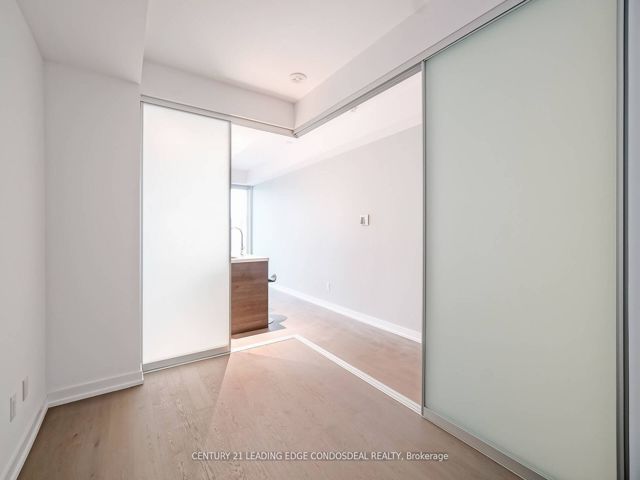 2809 - 488 University Ave